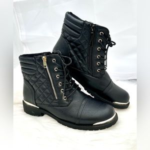 DAILY SHOES WOMENS BOOTS size 9